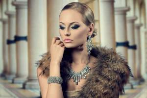 Amazing-Earring-Styles-Most-Men-Like-on-Women1