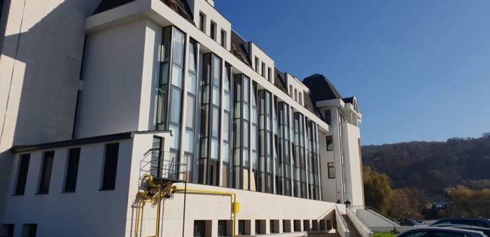 52715478_2099780980108367_3269648165950717952_n